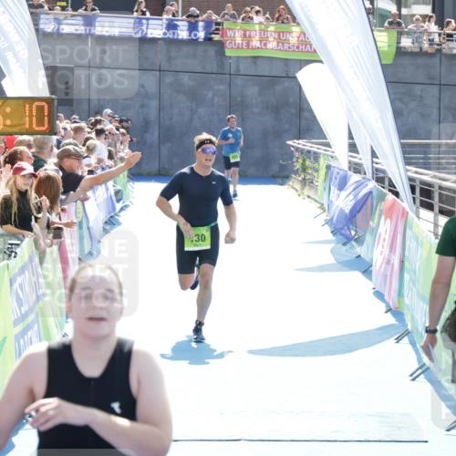 10.08.2025 - GEWOBA Citytriathlon Bremen H.Heesch http://msf.ph/oto/8555892 10.08.2025 15:26:14 Ziel 130, 205, 303, 404 meine-sportfotos.de