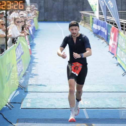 10.08.2025 - GEWOBA Citytriathlon Bremen H.Heesch http://msf.ph/oto/8555919 10.08.2025 14:23:29 Ziel 676 meine-sportfotos.de