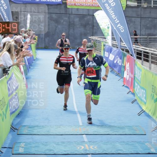 10.08.2025 - GEWOBA Citytriathlon Bremen H.Heesch http://msf.ph/oto/8555922 10.08.2025 14:23:53 Ziel 567, 802, 915 meine-sportfotos.de