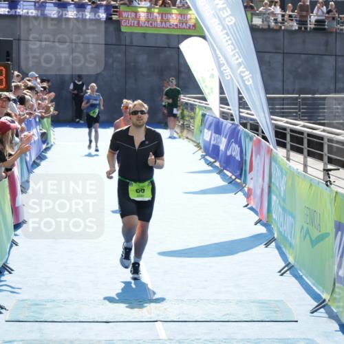 10.08.2025 - GEWOBA Citytriathlon Bremen H.Heesch http://msf.ph/oto/8555952 10.08.2025 15:26:42 Ziel 86, 441 meine-sportfotos.de