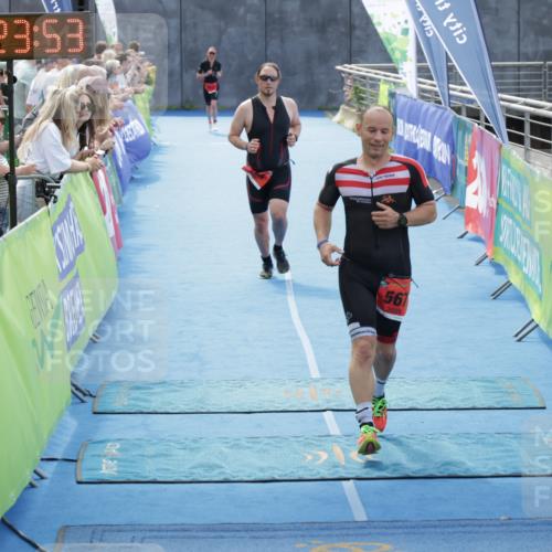 10.08.2025 - GEWOBA Citytriathlon Bremen H.Heesch http://msf.ph/oto/8555954 10.08.2025 14:23:56 Ziel 567, 738, 802, 915 meine-sportfotos.de