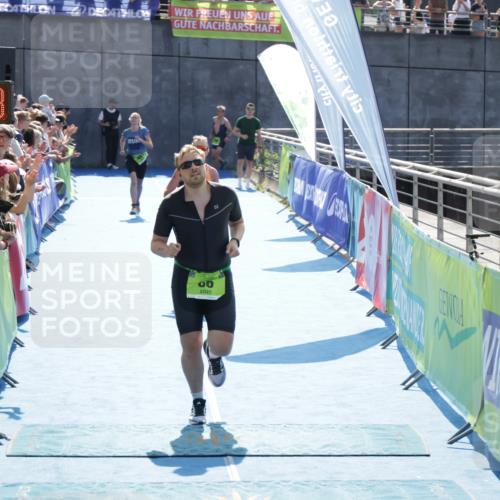 10.08.2025 - GEWOBA Citytriathlon Bremen H.Heesch http://msf.ph/oto/8555955 10.08.2025 15:26:43 Ziel 86, 441 meine-sportfotos.de