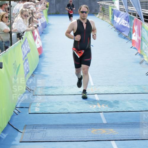 10.08.2025 - GEWOBA Citytriathlon Bremen H.Heesch http://msf.ph/oto/8555968 10.08.2025 14:23:59 Ziel 567, 738, 802, 915 meine-sportfotos.de