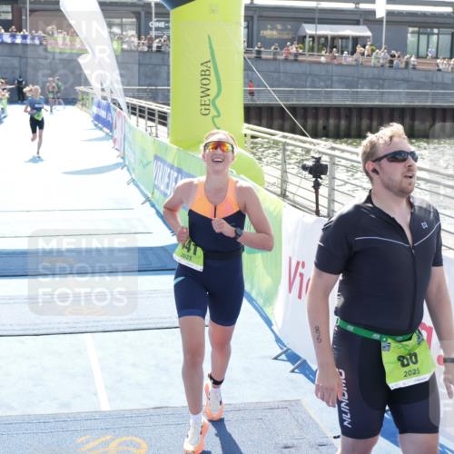 10.08.2025 - GEWOBA Citytriathlon Bremen H.Heesch http://msf.ph/oto/8555986 10.08.2025 15:26:47 Ziel 86, 401, 441 meine-sportfotos.de