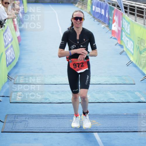 10.08.2025 - GEWOBA Citytriathlon Bremen H.Heesch http://msf.ph/oto/8556008 10.08.2025 14:24:07 Ziel 738, 972 meine-sportfotos.de