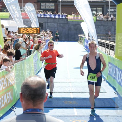 10.08.2025 - GEWOBA Citytriathlon Bremen H.Heesch http://msf.ph/oto/8556035 10.08.2025 15:27:01 Ziel 131, 295 meine-sportfotos.de