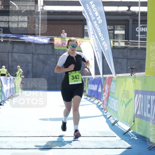 10.08.2025 - GEWOBA Citytriathlon Bremen H.Heesch http://msf.ph/oto/8556039 10.08.2025 16:08:31 Ziel 343 meine-sportfotos.de