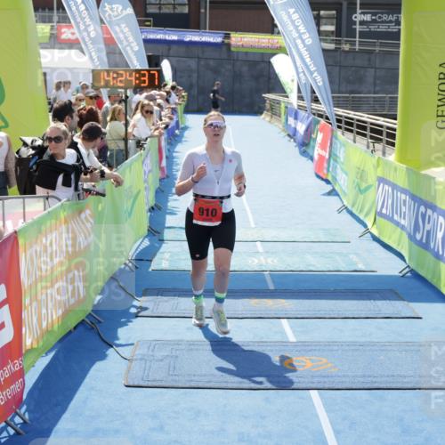10.08.2025 - GEWOBA Citytriathlon Bremen H.Heesch http://msf.ph/oto/8556055 10.08.2025 14:24:41 Ziel 910 meine-sportfotos.de