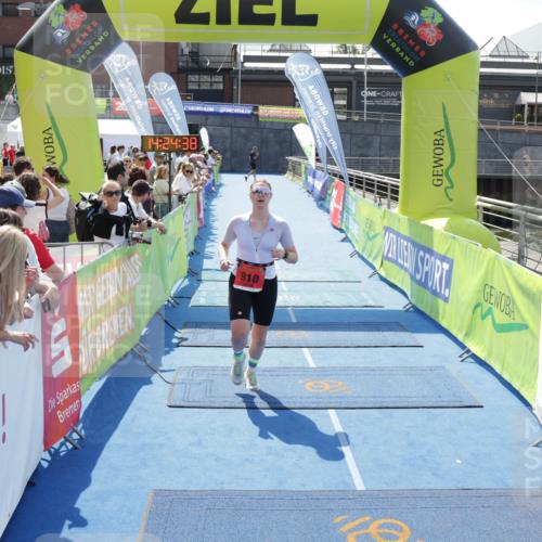 10.08.2025 - GEWOBA Citytriathlon Bremen H.Heesch http://msf.ph/oto/8556060 10.08.2025 14:24:41 Ziel 910 meine-sportfotos.de