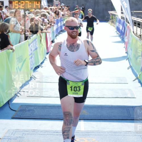 10.08.2025 - GEWOBA Citytriathlon Bremen H.Heesch http://msf.ph/oto/8556063 10.08.2025 15:27:18 Ziel 67, 103, 447 meine-sportfotos.de