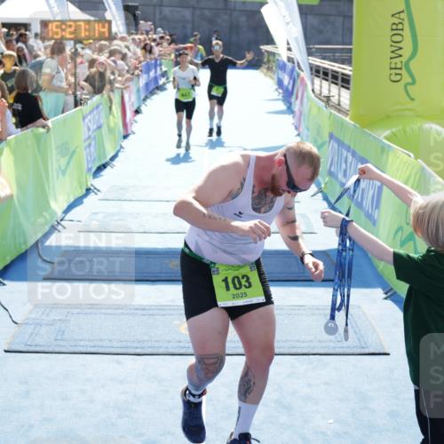 10.08.2025 - GEWOBA Citytriathlon Bremen H.Heesch http://msf.ph/oto/8556070 10.08.2025 15:27:18 Ziel 67, 103, 447 meine-sportfotos.de