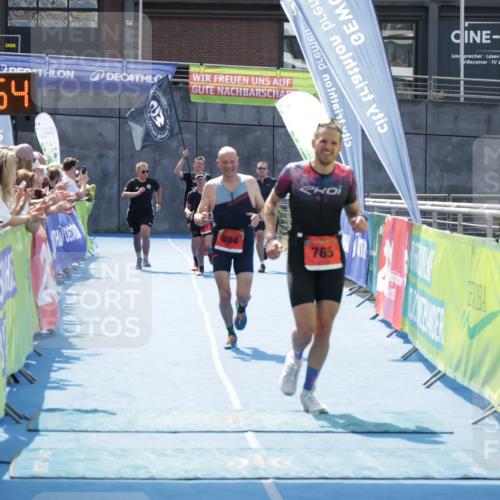 10.08.2025 - GEWOBA Citytriathlon Bremen H.Heesch http://msf.ph/oto/8556071 10.08.2025 14:24:58 Ziel 765, 894 meine-sportfotos.de