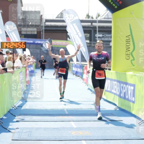 10.08.2025 - GEWOBA Citytriathlon Bremen H.Heesch http://msf.ph/oto/8556086 10.08.2025 14:25:00 Ziel 765, 894, 964, 1023 meine-sportfotos.de