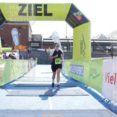 10.08.2025 - GEWOBA Citytriathlon Bremen H.Heesch http://msf.ph/oto/8556090 10.08.2025 16:08:32 Ziel 343 meine-sportfotos.de
