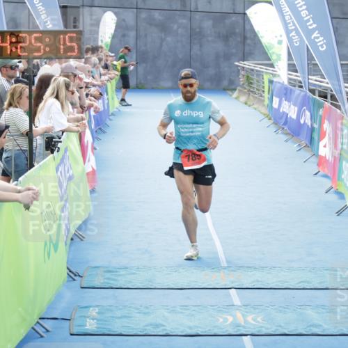 10.08.2025 - GEWOBA Citytriathlon Bremen H.Heesch http://msf.ph/oto/8556131 10.08.2025 14:25:19 Ziel 785 meine-sportfotos.de