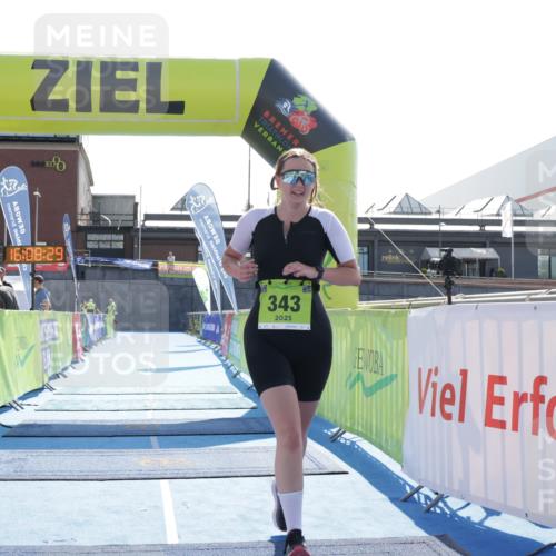 10.08.2025 - GEWOBA Citytriathlon Bremen H.Heesch http://msf.ph/oto/8556134 10.08.2025 16:08:33 Ziel 343 meine-sportfotos.de