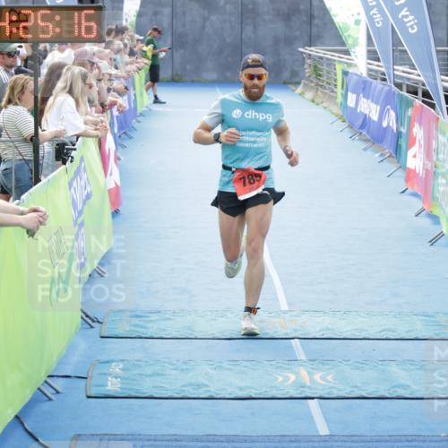 10.08.2025 - GEWOBA Citytriathlon Bremen H.Heesch http://msf.ph/oto/8556135 10.08.2025 14:25:19 Ziel 785 meine-sportfotos.de