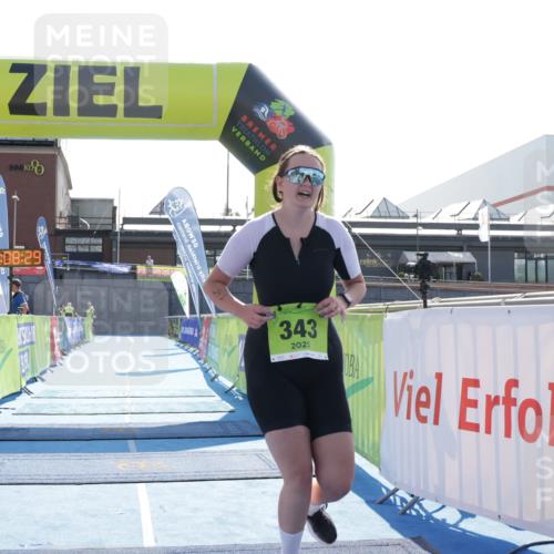 10.08.2025 - GEWOBA Citytriathlon Bremen H.Heesch http://msf.ph/oto/8556142 10.08.2025 16:08:33 Ziel 343 meine-sportfotos.de