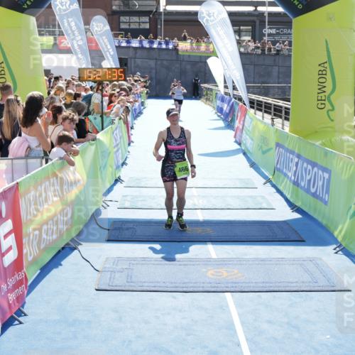10.08.2025 - GEWOBA Citytriathlon Bremen H.Heesch http://msf.ph/oto/8556146 10.08.2025 15:27:39 Ziel 56, 466, 467 meine-sportfotos.de