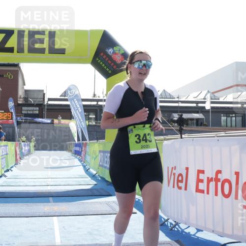 10.08.2025 - GEWOBA Citytriathlon Bremen H.Heesch http://msf.ph/oto/8556148 10.08.2025 16:08:34 Ziel 343 meine-sportfotos.de