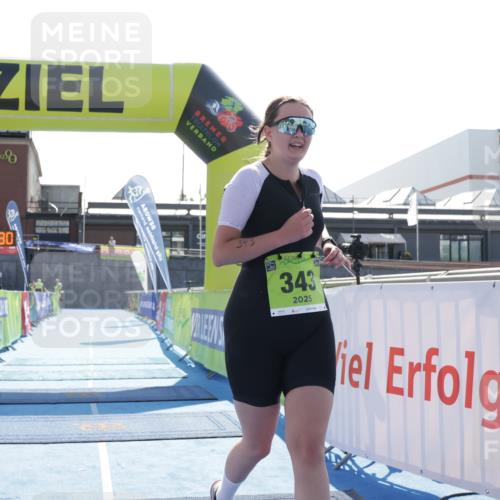 10.08.2025 - GEWOBA Citytriathlon Bremen H.Heesch http://msf.ph/oto/8556150 10.08.2025 16:08:34 Ziel 343 meine-sportfotos.de