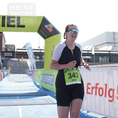 10.08.2025 - GEWOBA Citytriathlon Bremen H.Heesch http://msf.ph/oto/8556154 10.08.2025 16:08:34 Ziel 343 meine-sportfotos.de