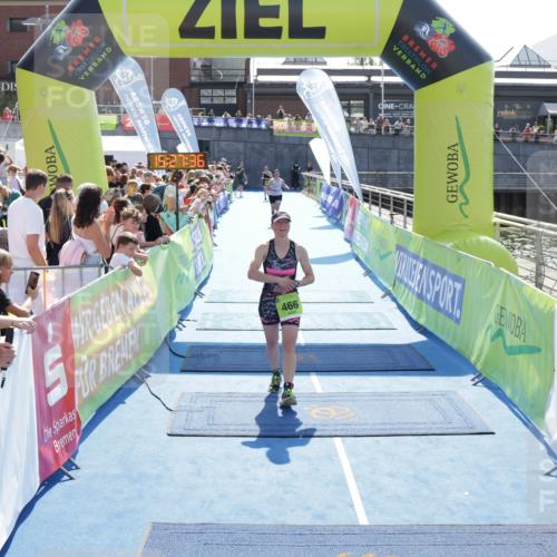 10.08.2025 - GEWOBA Citytriathlon Bremen H.Heesch http://msf.ph/oto/8556160 10.08.2025 15:27:40 Ziel 56, 466, 467 meine-sportfotos.de