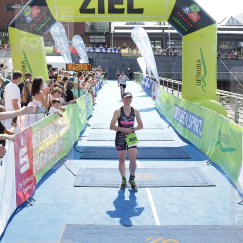 10.08.2025 - GEWOBA Citytriathlon Bremen H.Heesch http://msf.ph/oto/8556166 10.08.2025 15:27:41 Ziel 56, 466, 467 meine-sportfotos.de
