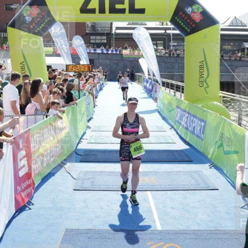 10.08.2025 - GEWOBA Citytriathlon Bremen H.Heesch http://msf.ph/oto/8556169 10.08.2025 15:27:41 Ziel 56, 466, 467 meine-sportfotos.de