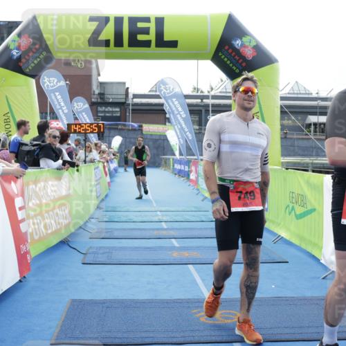 10.08.2025 - GEWOBA Citytriathlon Bremen H.Heesch http://msf.ph/oto/8556199 10.08.2025 14:26:00 Ziel 643, 749, 789, 899 meine-sportfotos.de