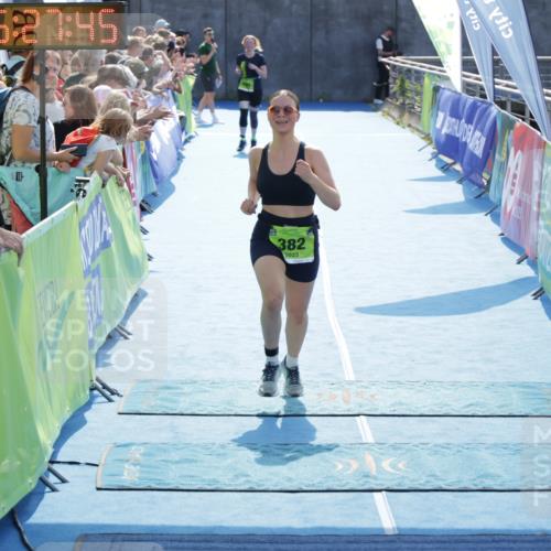 10.08.2025 - GEWOBA Citytriathlon Bremen H.Heesch http://msf.ph/oto/8556205 10.08.2025 15:27:49 Ziel 56, 382 meine-sportfotos.de