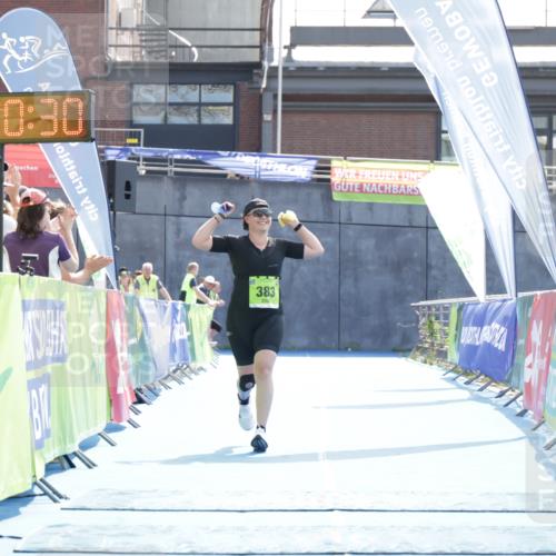 10.08.2025 - GEWOBA Citytriathlon Bremen H.Heesch http://msf.ph/oto/8556206 10.08.2025 16:10:34 Ziel 383 meine-sportfotos.de