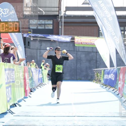 10.08.2025 - GEWOBA Citytriathlon Bremen H.Heesch http://msf.ph/oto/8556208 10.08.2025 16:10:34 Ziel 383 meine-sportfotos.de