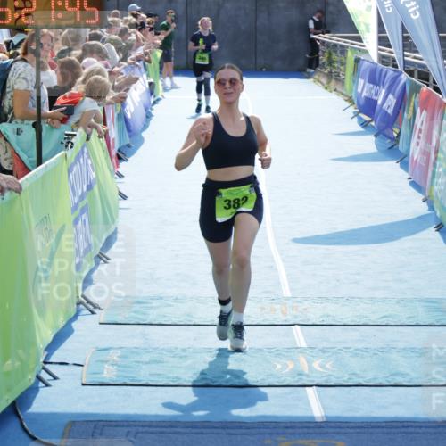 10.08.2025 - GEWOBA Citytriathlon Bremen H.Heesch http://msf.ph/oto/8556209 10.08.2025 15:27:49 Ziel 56, 382 meine-sportfotos.de