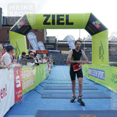 10.08.2025 - GEWOBA Citytriathlon Bremen H.Heesch http://msf.ph/oto/8556210 10.08.2025 14:26:04 Ziel 899 meine-sportfotos.de