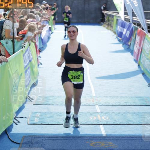 10.08.2025 - GEWOBA Citytriathlon Bremen H.Heesch http://msf.ph/oto/8556212 10.08.2025 15:27:49 Ziel 56, 382 meine-sportfotos.de