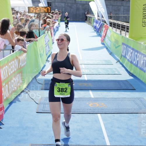 10.08.2025 - GEWOBA Citytriathlon Bremen H.Heesch http://msf.ph/oto/8556222 10.08.2025 15:27:51 Ziel 56, 382 meine-sportfotos.de