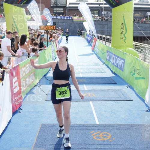 10.08.2025 - GEWOBA Citytriathlon Bremen H.Heesch http://msf.ph/oto/8556224 10.08.2025 15:27:51 Ziel 56, 382 meine-sportfotos.de
