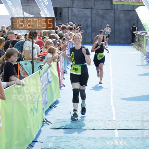 10.08.2025 - GEWOBA Citytriathlon Bremen H.Heesch http://msf.ph/oto/8556234 10.08.2025 15:27:59 Ziel 395, 403 meine-sportfotos.de