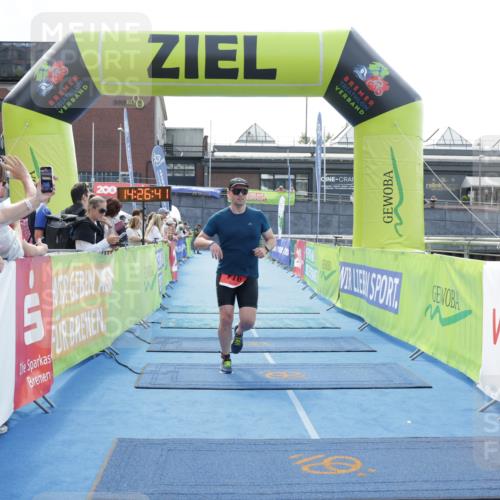 10.08.2025 - GEWOBA Citytriathlon Bremen H.Heesch http://msf.ph/oto/8556257 10.08.2025 14:26:45 Ziel 707, 776 meine-sportfotos.de