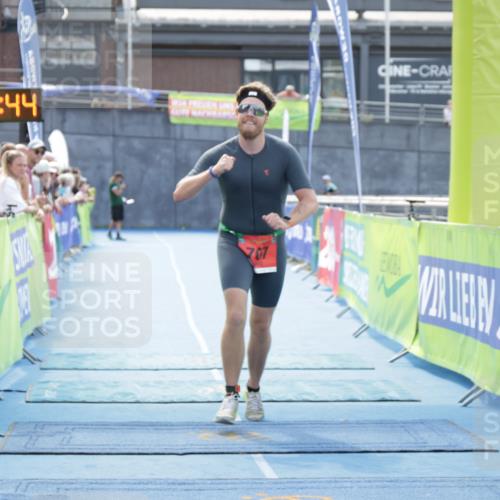 10.08.2025 - GEWOBA Citytriathlon Bremen H.Heesch http://msf.ph/oto/8556263 10.08.2025 14:26:48 Ziel 707, 776 meine-sportfotos.de