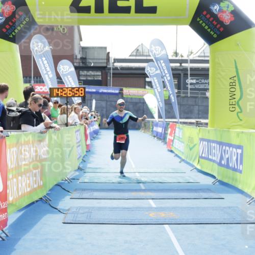 10.08.2025 - GEWOBA Citytriathlon Bremen H.Heesch http://msf.ph/oto/8556286 10.08.2025 14:27:01 Ziel 692 meine-sportfotos.de