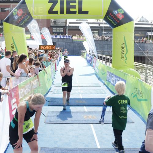 10.08.2025 - GEWOBA Citytriathlon Bremen H.Heesch http://msf.ph/oto/8556287 10.08.2025 15:28:07 Ziel 78, 283, 395, 403 meine-sportfotos.de