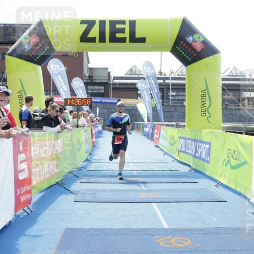 10.08.2025 - GEWOBA Citytriathlon Bremen H.Heesch http://msf.ph/oto/8556289 10.08.2025 14:27:02 Ziel 692 meine-sportfotos.de