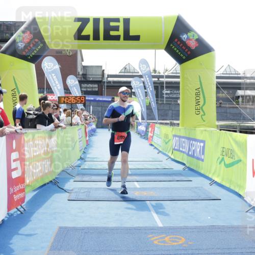 10.08.2025 - GEWOBA Citytriathlon Bremen H.Heesch http://msf.ph/oto/8556293 10.08.2025 14:27:02 Ziel 692 meine-sportfotos.de