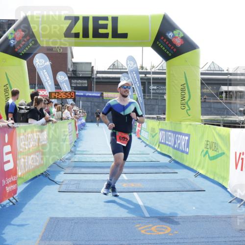 10.08.2025 - GEWOBA Citytriathlon Bremen H.Heesch http://msf.ph/oto/8556297 10.08.2025 14:27:03 Ziel 692 meine-sportfotos.de