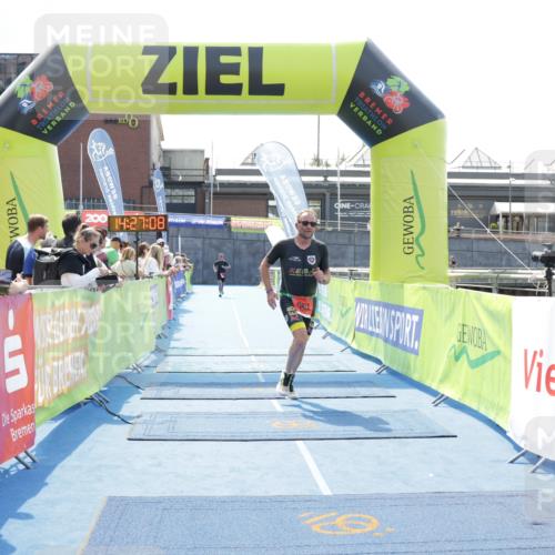 10.08.2025 - GEWOBA Citytriathlon Bremen H.Heesch http://msf.ph/oto/8556319 10.08.2025 14:27:11 Ziel 902 meine-sportfotos.de