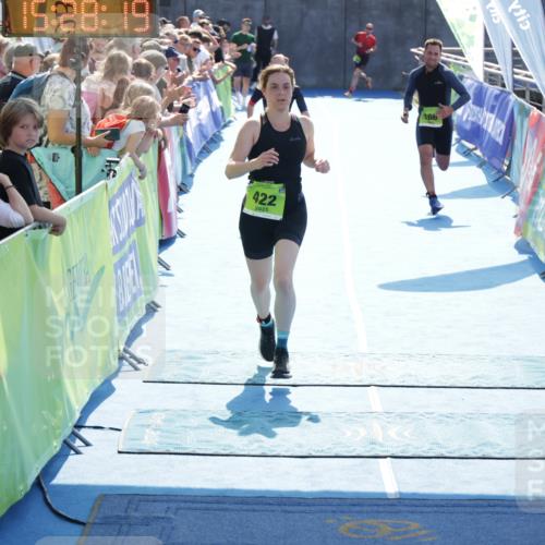 10.08.2025 - GEWOBA Citytriathlon Bremen H.Heesch http://msf.ph/oto/8556331 10.08.2025 15:28:23 Ziel 166, 418, 422 meine-sportfotos.de
