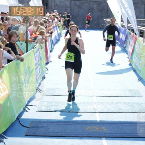 10.08.2025 - GEWOBA Citytriathlon Bremen H.Heesch http://msf.ph/oto/8556334 10.08.2025 15:28:23 Ziel 166, 418, 422 meine-sportfotos.de