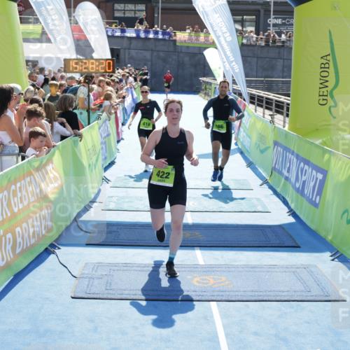 10.08.2025 - GEWOBA Citytriathlon Bremen H.Heesch http://msf.ph/oto/8556345 10.08.2025 15:28:24 Ziel 166, 418, 422 meine-sportfotos.de